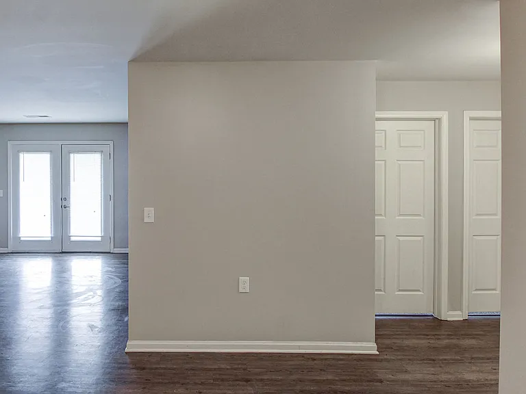 Floor plan 2 hallway