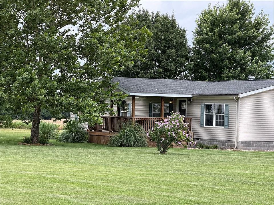 1st image of 2399 Poplar Rd