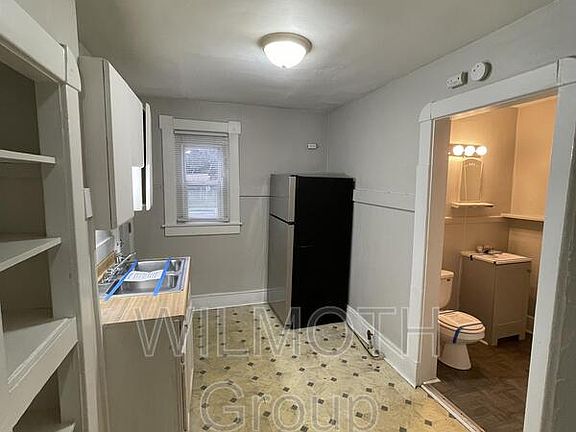 5th image of 3511 E 10th St #1
