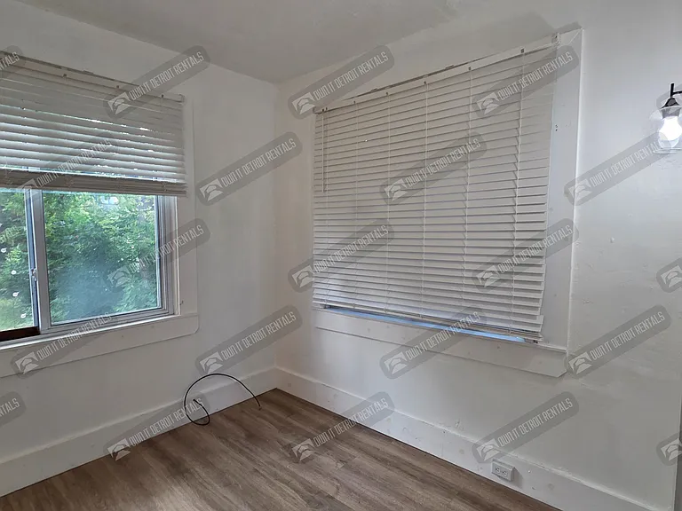 7455 Churchill St — Photo 21