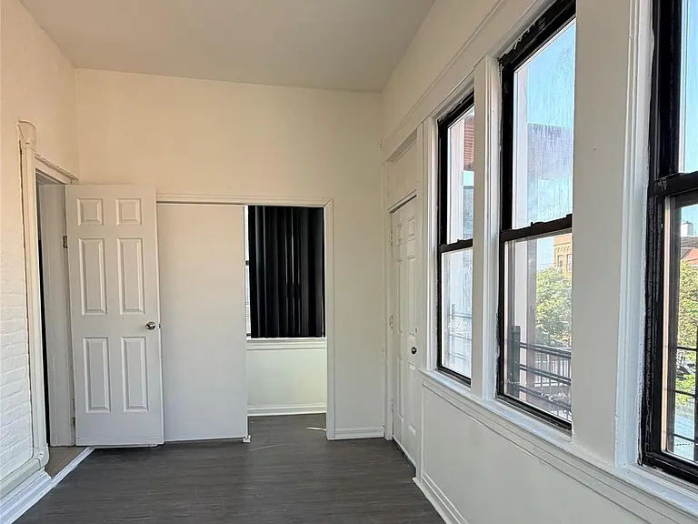 1840 Bronxdale Ave #3 — Photo 12