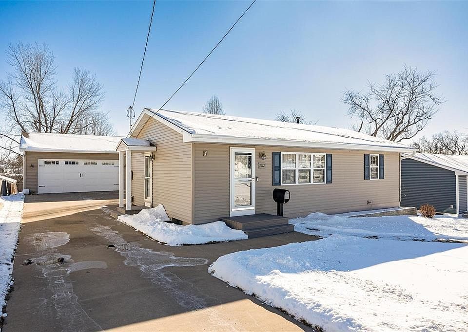 1st image of 2922 Sierra Dr NE