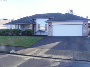 1048 Meadowridge St N, Salem, OR 97303