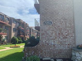 5305 N Delphia Ave APT 105, Chicago, IL 60656