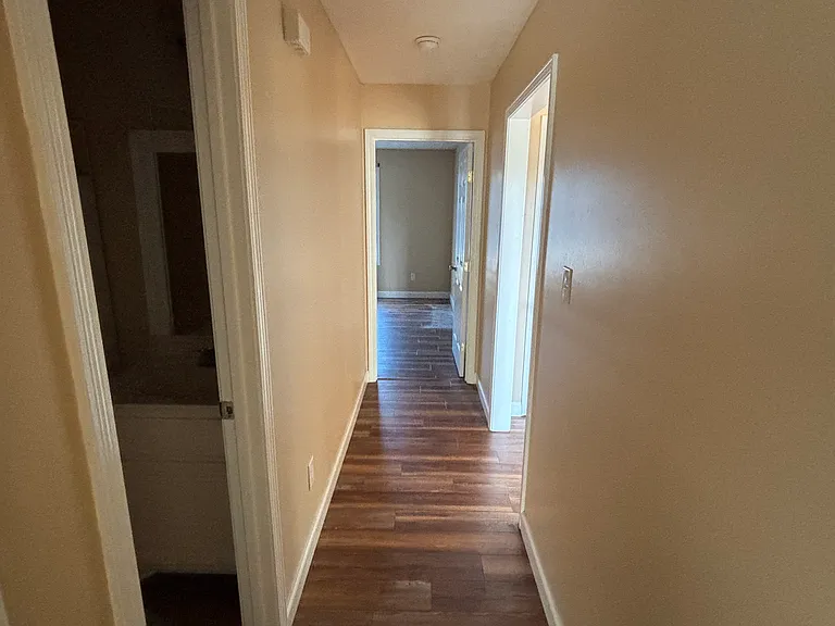587 Mitchell St — Photo 15