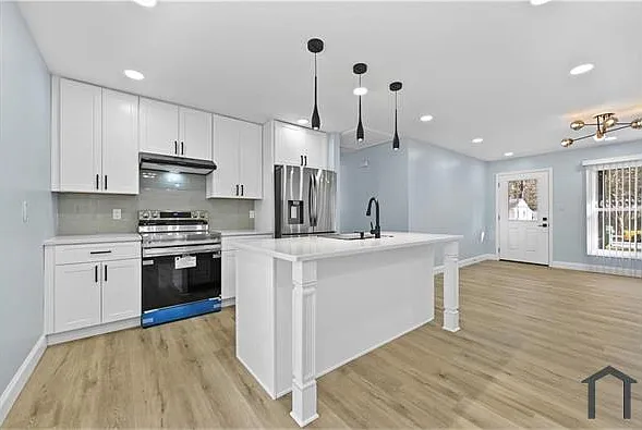 1728 Wayland Cir NE — Photo 10