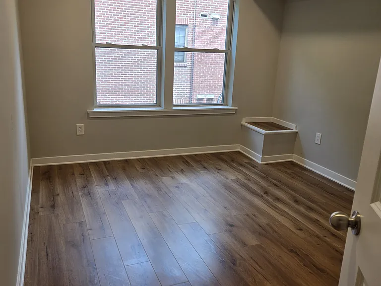 1827 W Diamond St #B — Photo 4