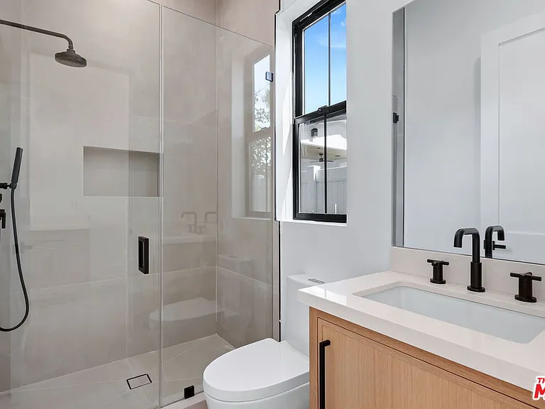 5917 Rhodes Ave — Photo 44