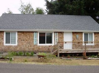 1114 Nehalem Ave, Rockaway Beach, OR 97136