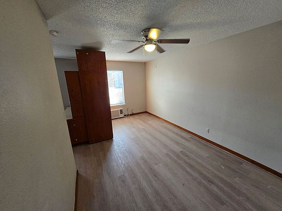 4th image of 848 N Storer Ave #1
