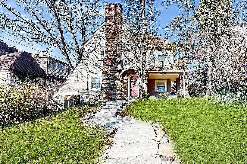 1st image of 122 Mary Ln