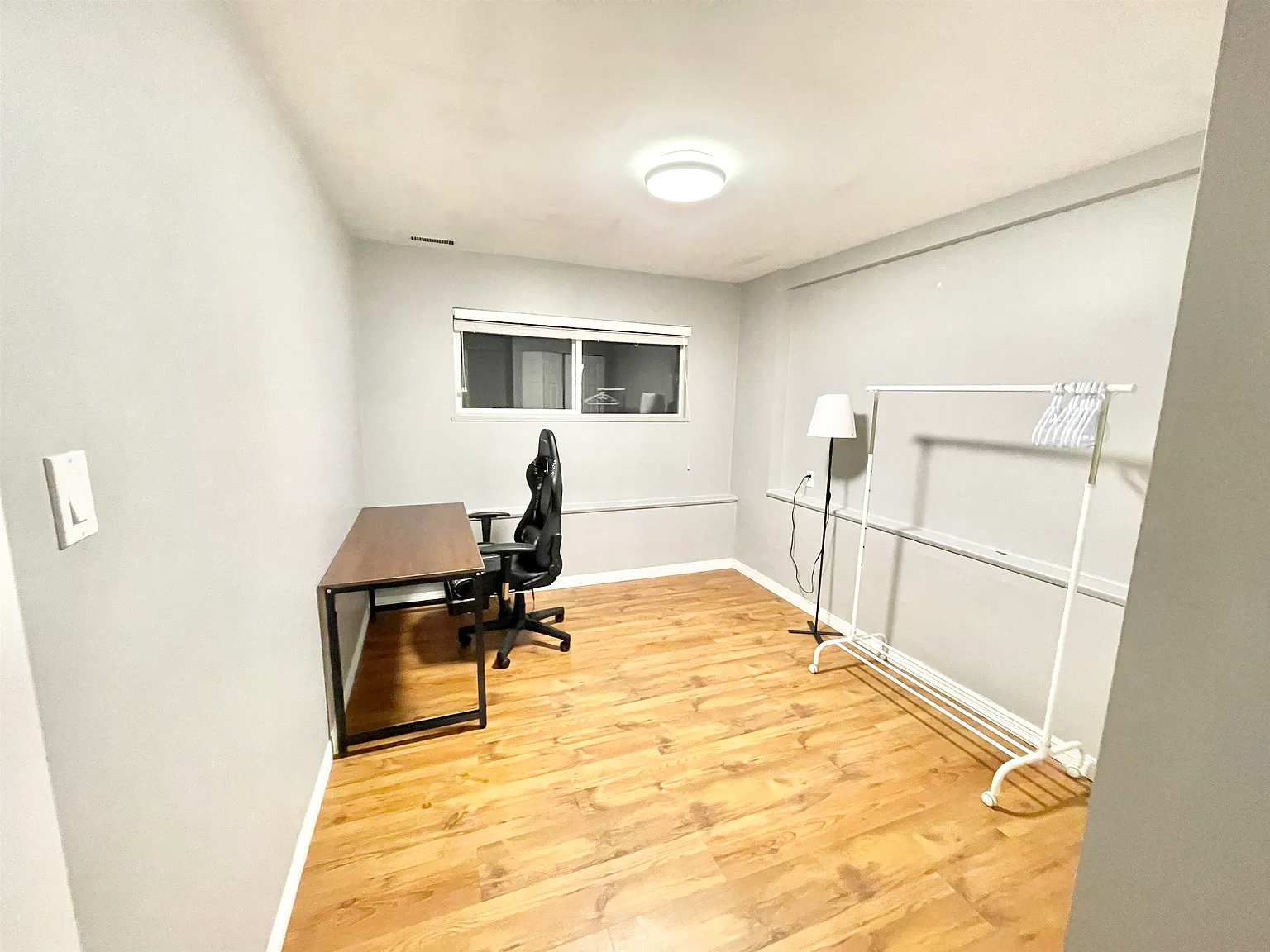 2 bed, 700 sqft, $1,600 — Photo 3