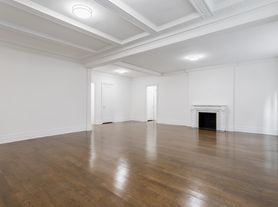 200 W 58th St
