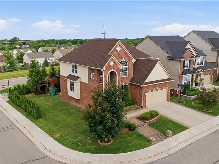 4810 E Stonegate Cir — Photo 2