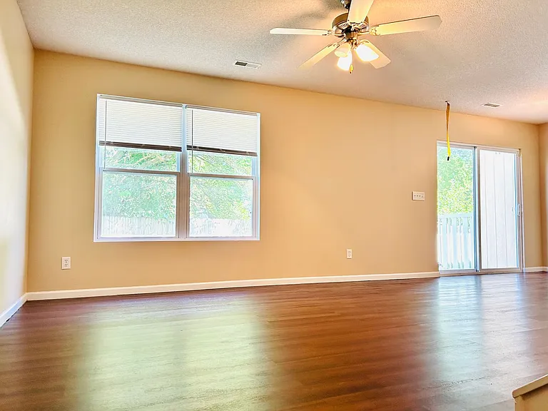 829 Whitetail Ct — Photo 3