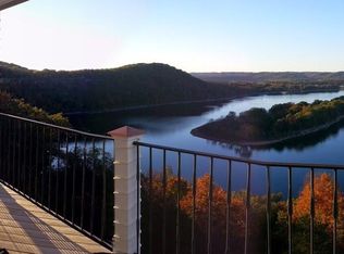 326 Virgin Bluff Dr, Galena, MO 65656