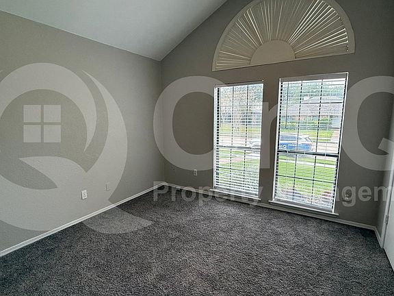 4th image of 416 W Oak St
