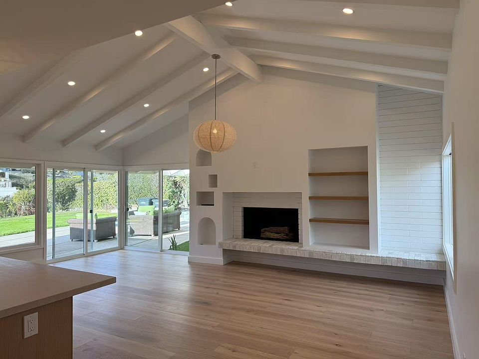 1st image of 207 Milford Dr