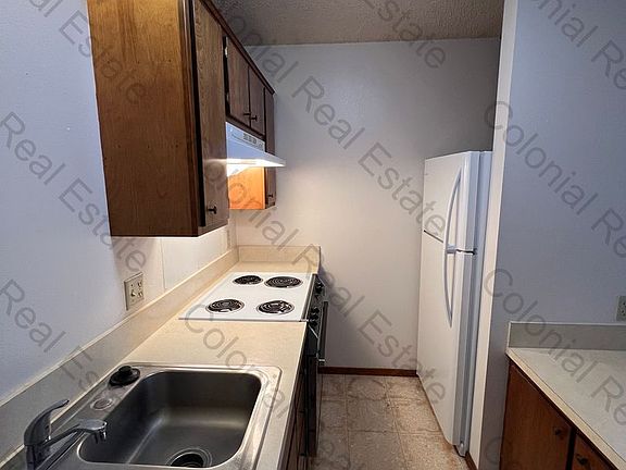 5th image of 2121 Gladstone St #4