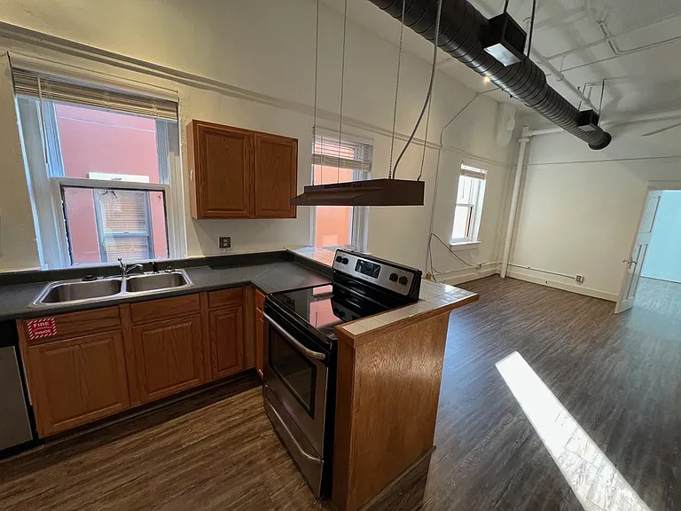1106 Broadway #1106C — Photo 12