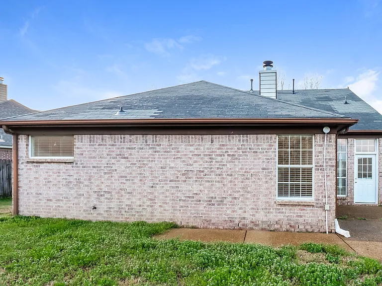 9775 Misty Bay Cv — Photo 17