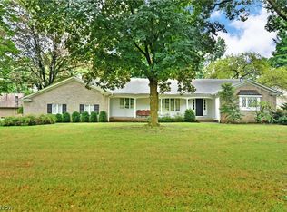 1340 Stonington Dr, Youngstown, OH