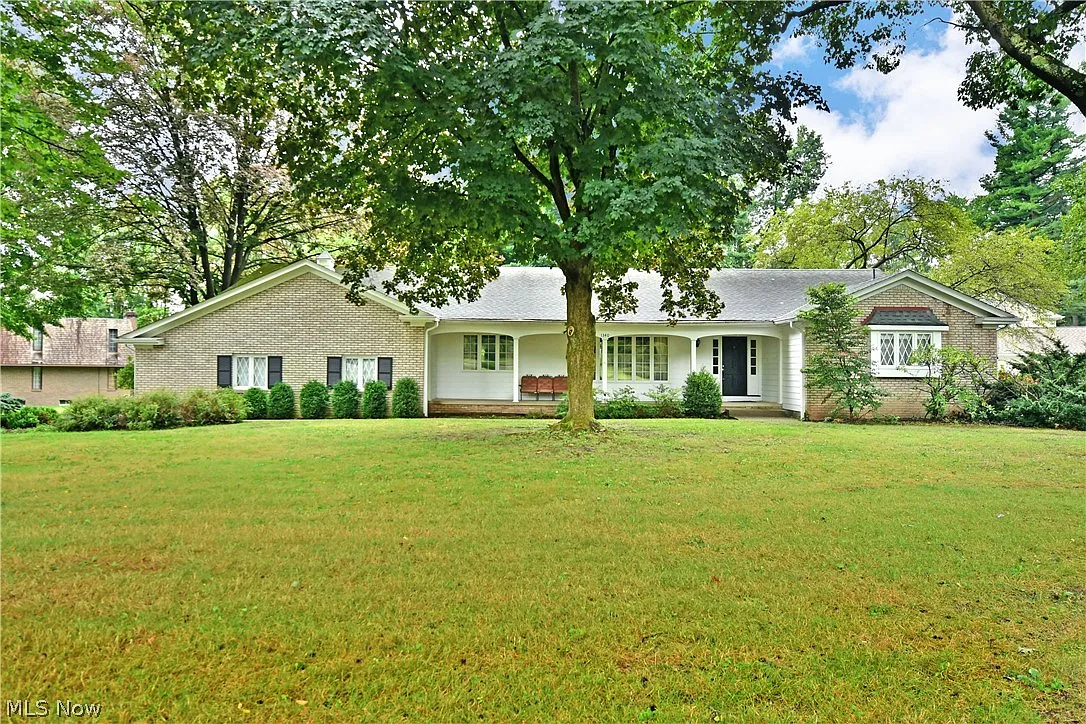 1340 Stonington Dr photo 1