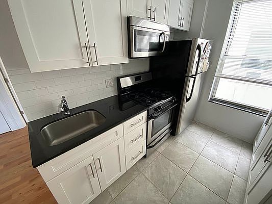 1st image of 4311 34th Ave #3R