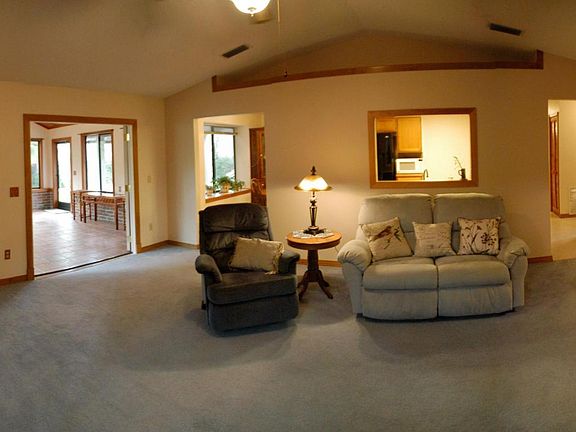 4th image of 1772 Saint Ives Dr
