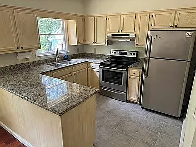 232 Rosehaven Dr — Photo 4