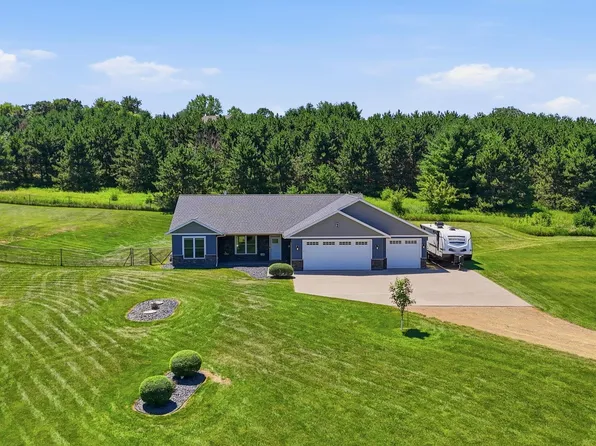 911 67th Ave, Hudson, WI 54016
