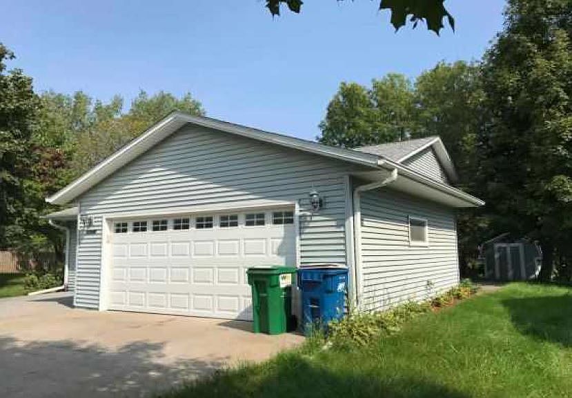 2nd image of 11084 Maple Valley Dr N
