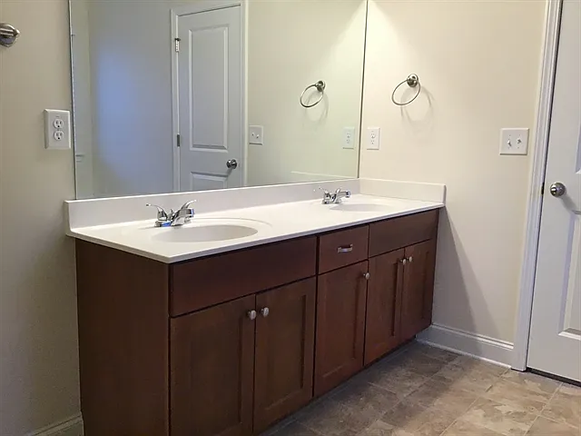 2432 Folsom St — Photo 13