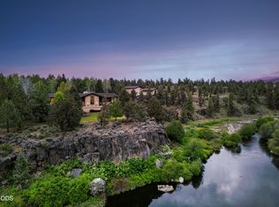 8050 NW Grubstake Way, Redmond, OR 97756