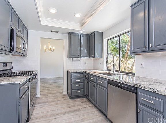 5th image of 23650 Arminta St