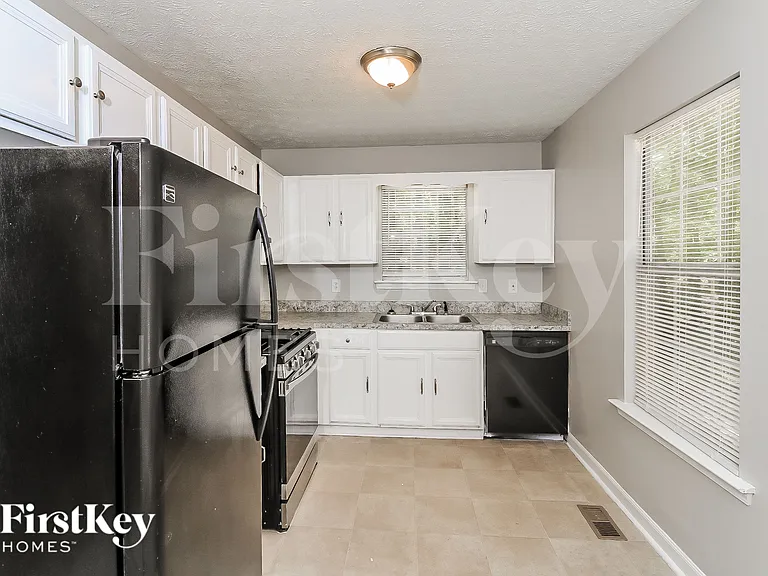 95 Glenwood Ct — Photo 7