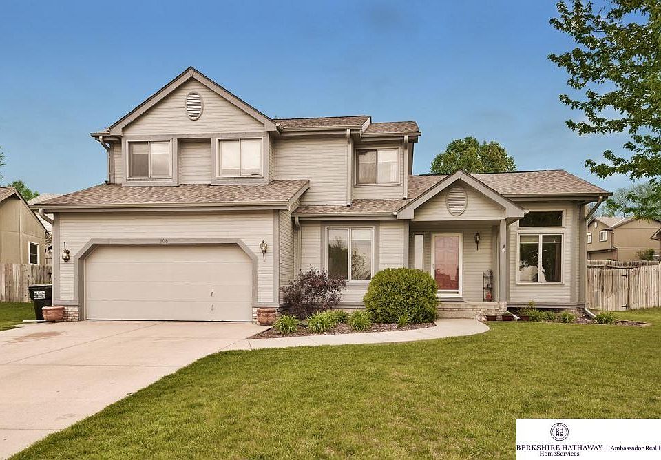 1st image of 306 Harbor Cir