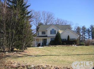 124 Escoll Dr, East Stroudsburg, PA 18301