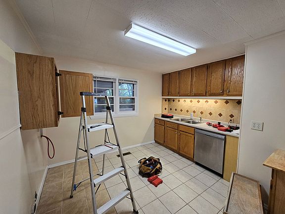 4th image of 4217 13th Ave