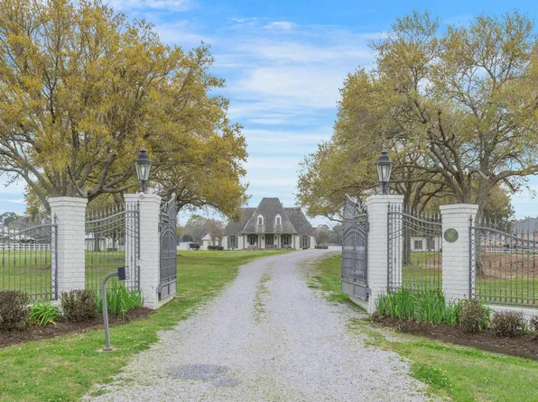 1806 Bonin Rd, Youngsville, LA 70592