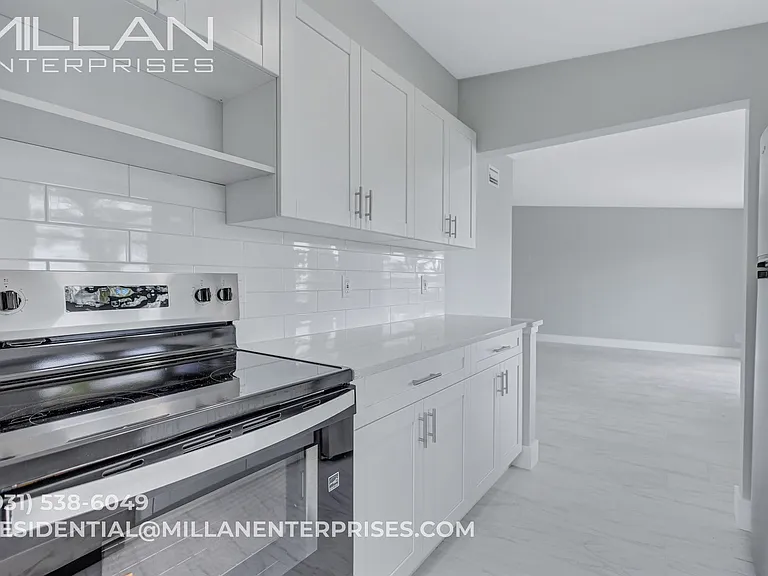 325 Capri Boulevard — Photo 35