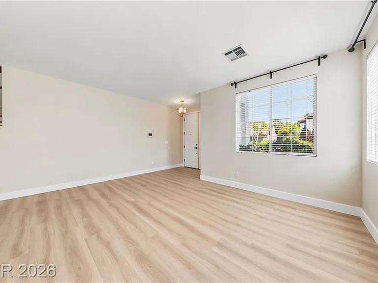 2551 Williamsburg St — Photo 7