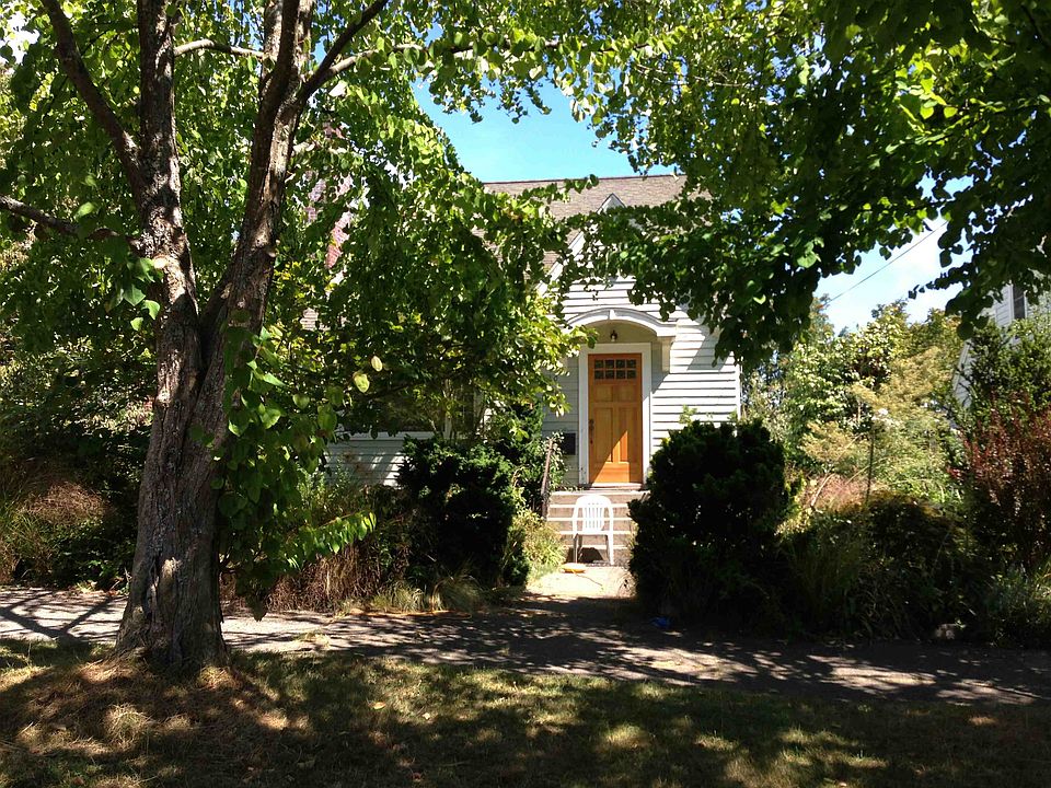 2nd image of 5030 37th Ave NE
