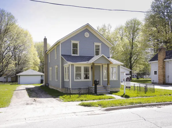 209 Brigham St, Plainwell, MI 49080