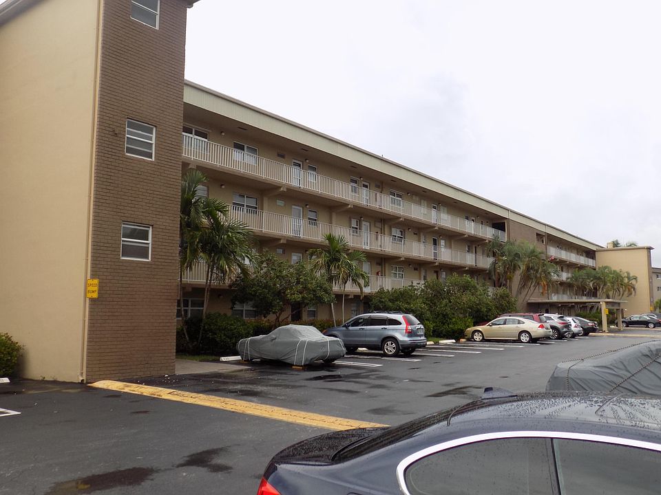 1st image of 2400 NE 1st Ln #4060