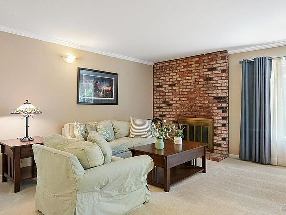3rd image of 15 Harding Drive