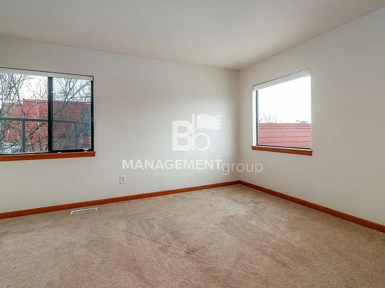 720 NW Naito Pkwy #D23 — Photo 14