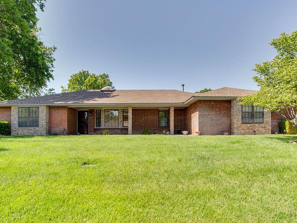1st image of 2814 Edgewood Dr
