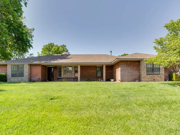 2814 Edgewood Dr, Enid, OK 73703