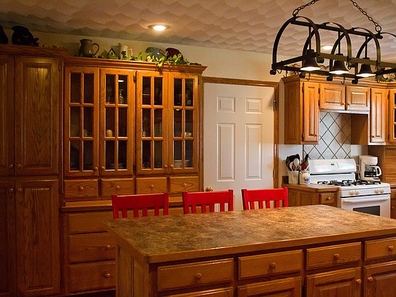 Hutch and garage entry